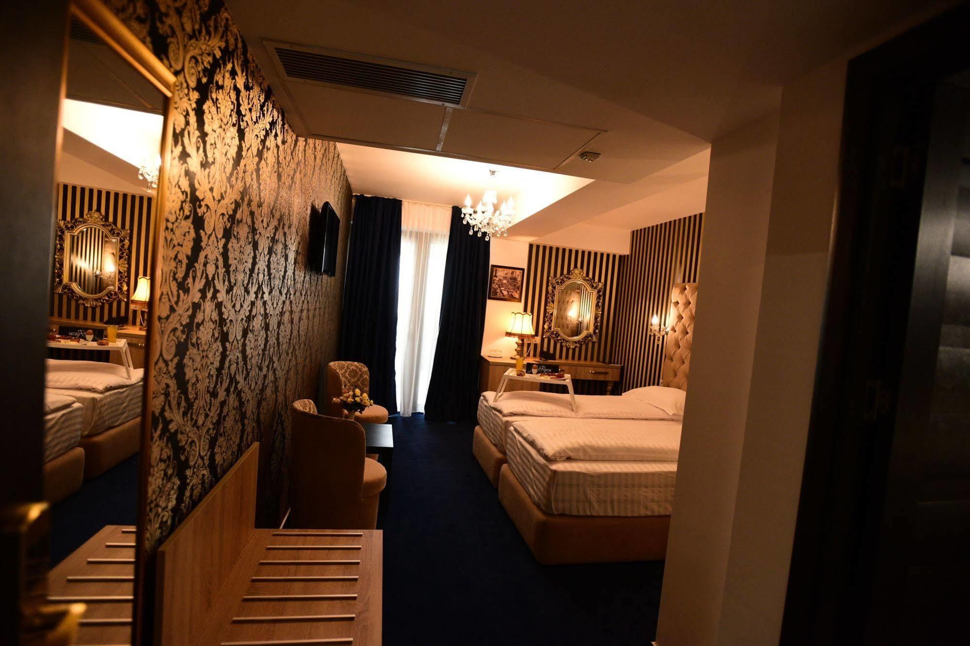 La Rocca Boutique Hotel Craiova Dış mekan fotoğraf