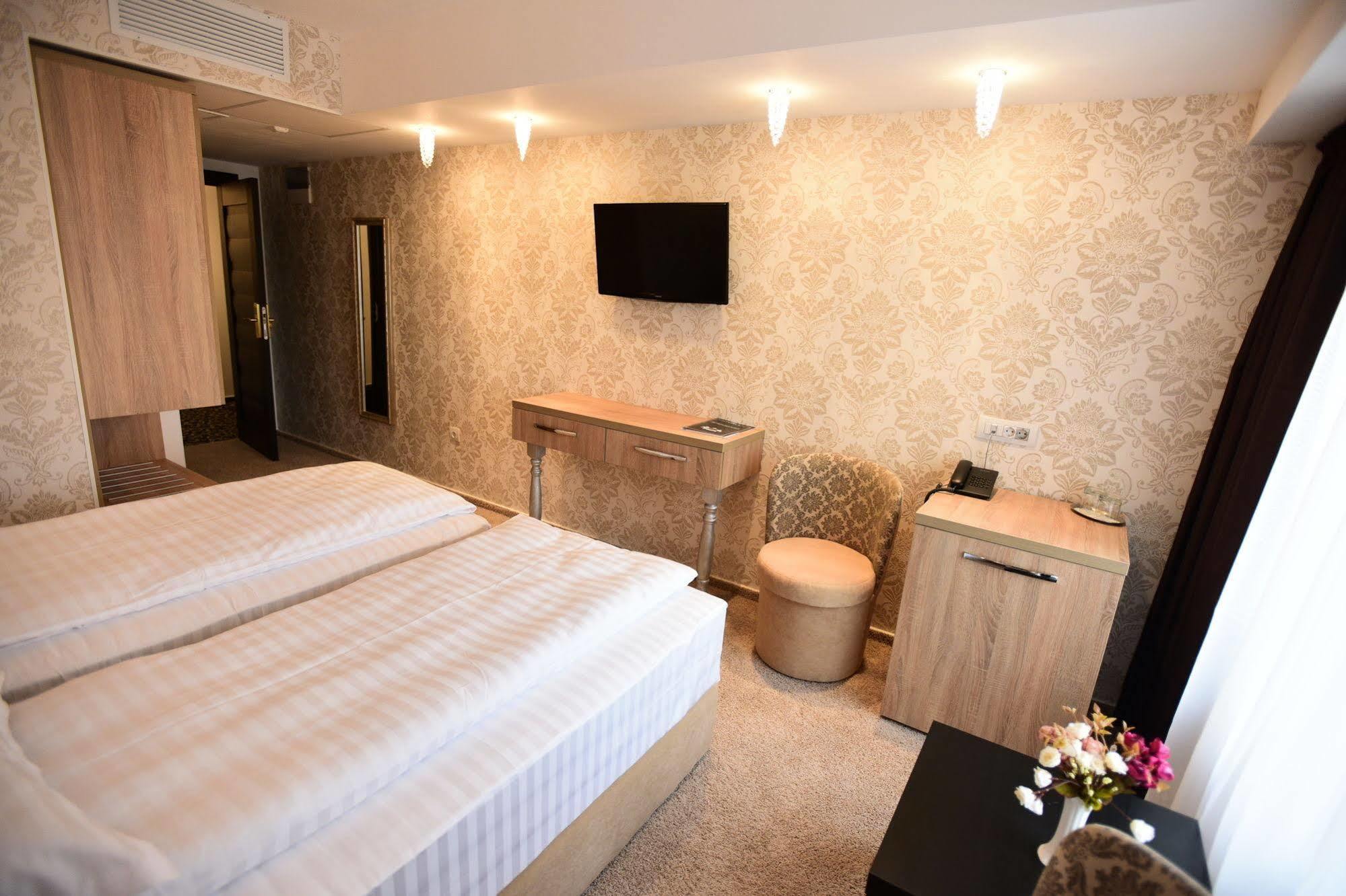 La Rocca Boutique Hotel Craiova Dış mekan fotoğraf